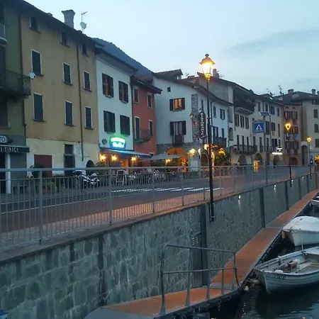 Girasole Il Maniero アパート